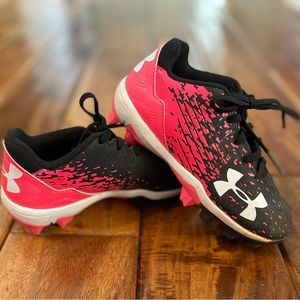 Under Armour size youth 11 cleats; pink and black; excellent condition